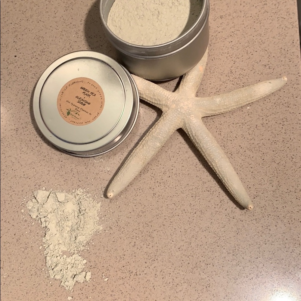Green tea green clay mask + cleansing scrub